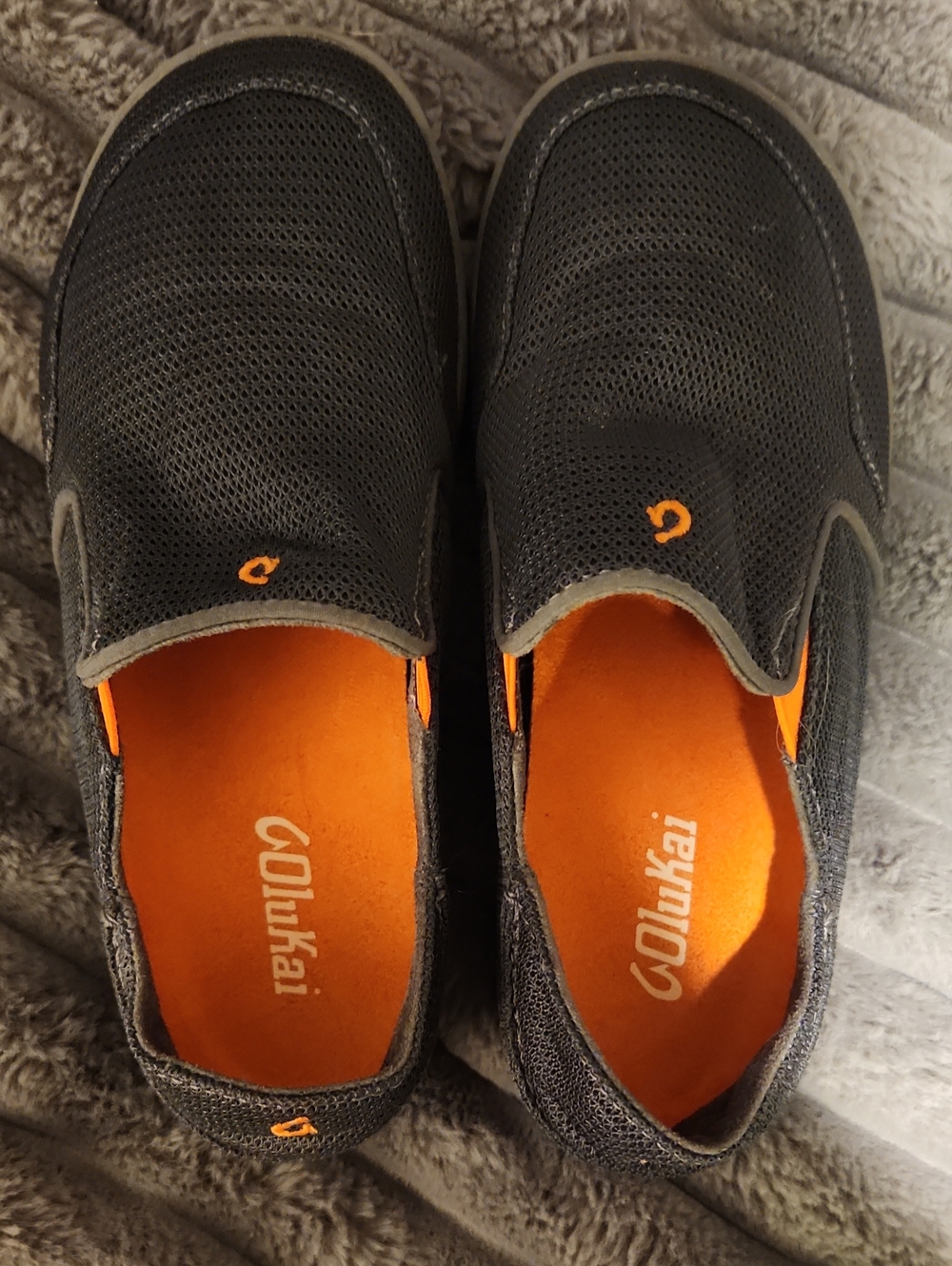 OluKai Boys Grey Mesh Slip-On  Nohea Moccasins with Orange Insole Size 3